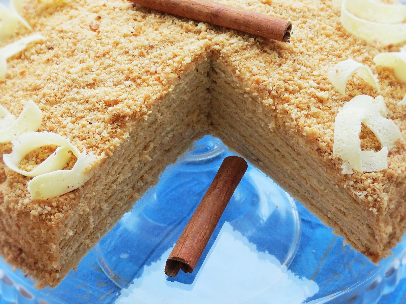 Торт "Медовик": классический рецепт с фото 
