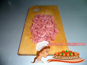 салат из копченой колбасы