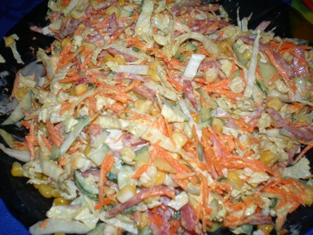 Салат с пекинской капустой и колбасой салями рецепт с фото